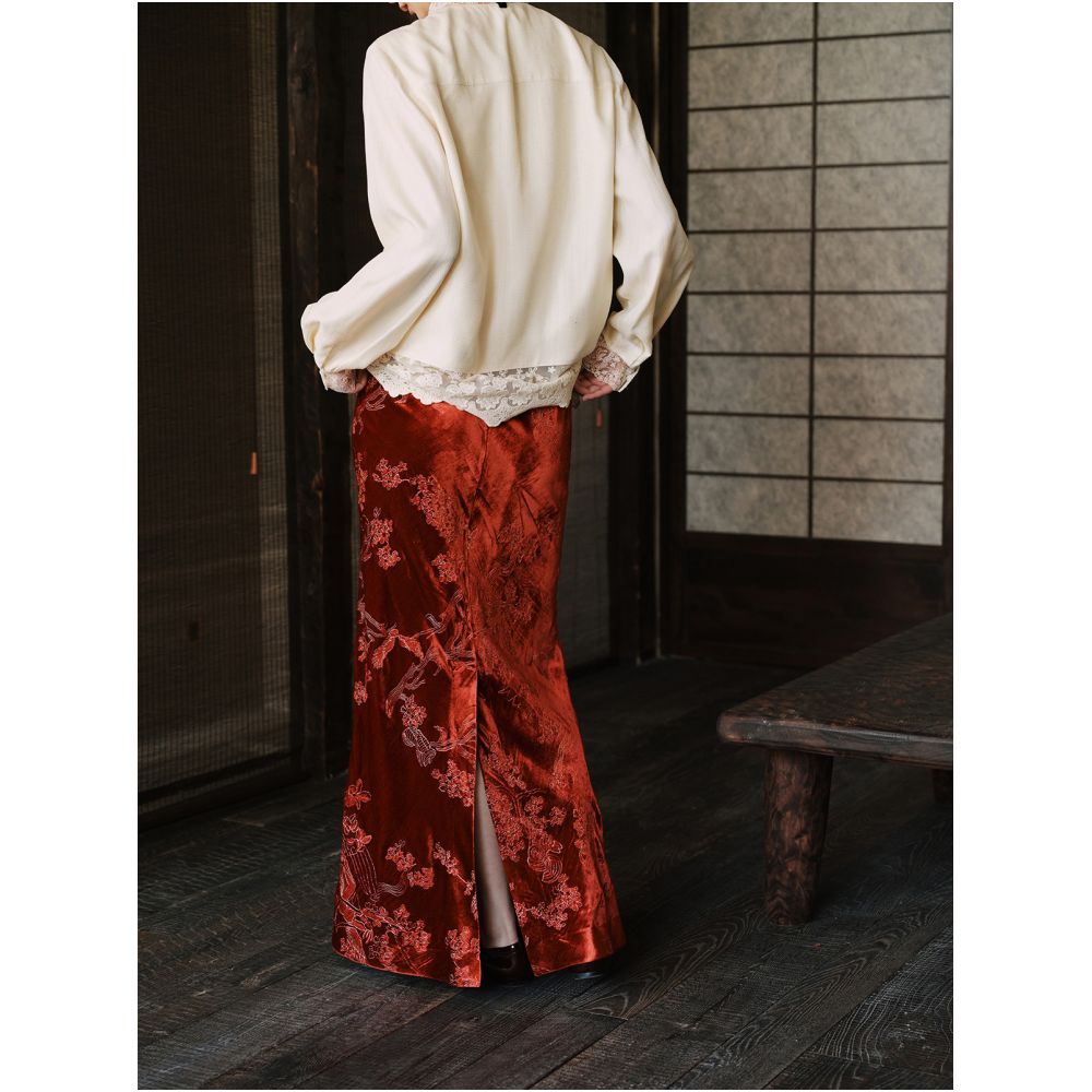 Nian Twelve will drink embroider silk velvet red micro fish tail long skirt with slits and create a new Chinese style half skirt image 4