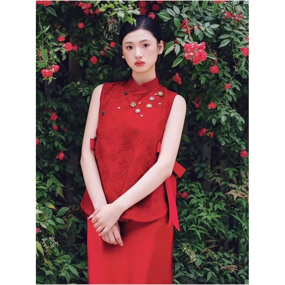 Jinhe Morning Robe Female Bride New Chinese Retro Cheongsam Toasting Dress Red 2025 New Engagement Morning Photography Dress image 4