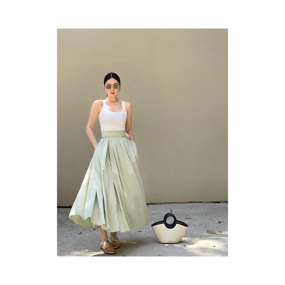 A complete women s outfit set 2024 white square neck vest top and skirt two piece set fresh gentle and stylish image 4