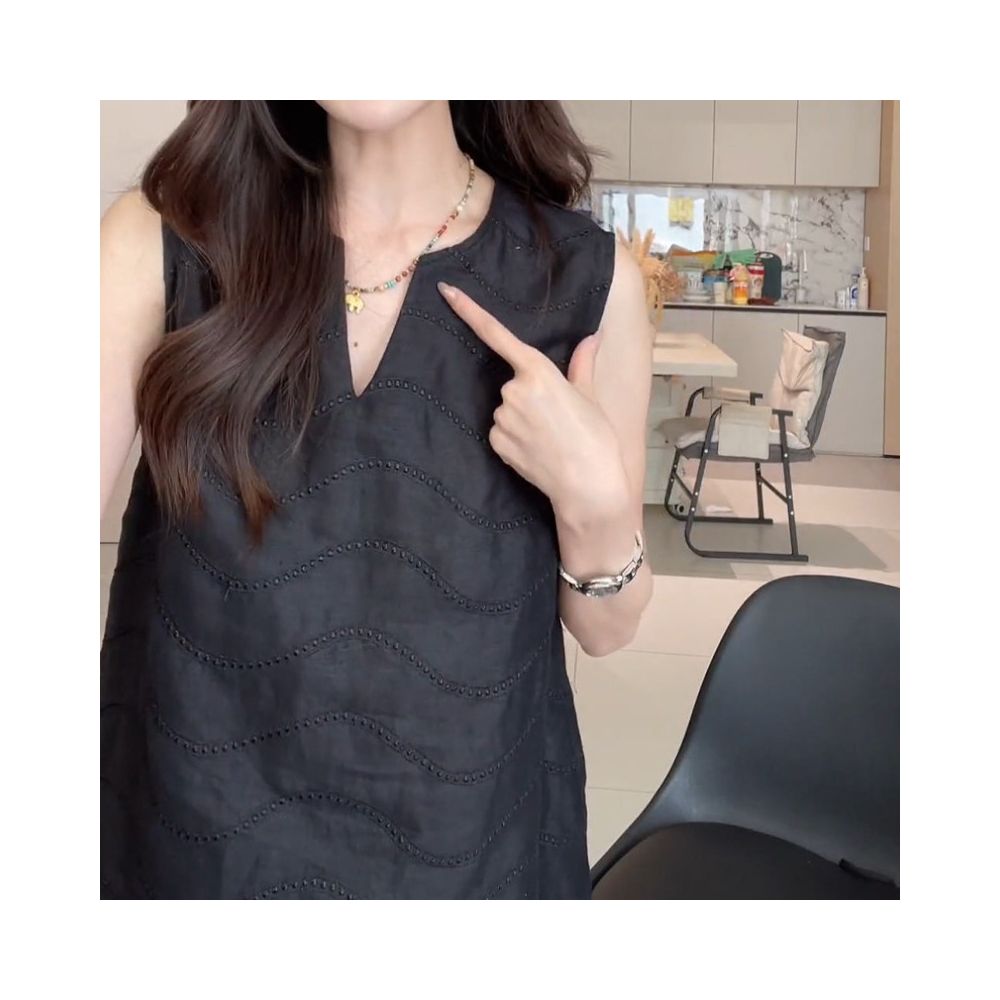 2026 Summer New Arrival Versatile Wavy Embroidery V Neck Tassel Hem Loose Casual Vest Top for Women image 5