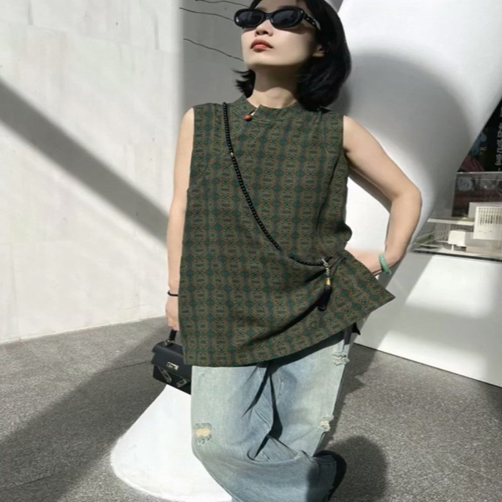 2025 new super beautiful western style unique and chic top women s summer new Chinese green slit plate buckle sleeveless vest image 3