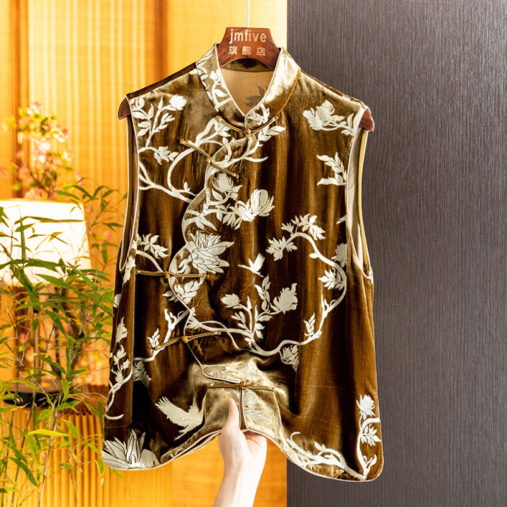 New Chinese style silk velvet retro vest for women in the spring of 2025 fashionable and elegant temperament wearing an external vest image 16