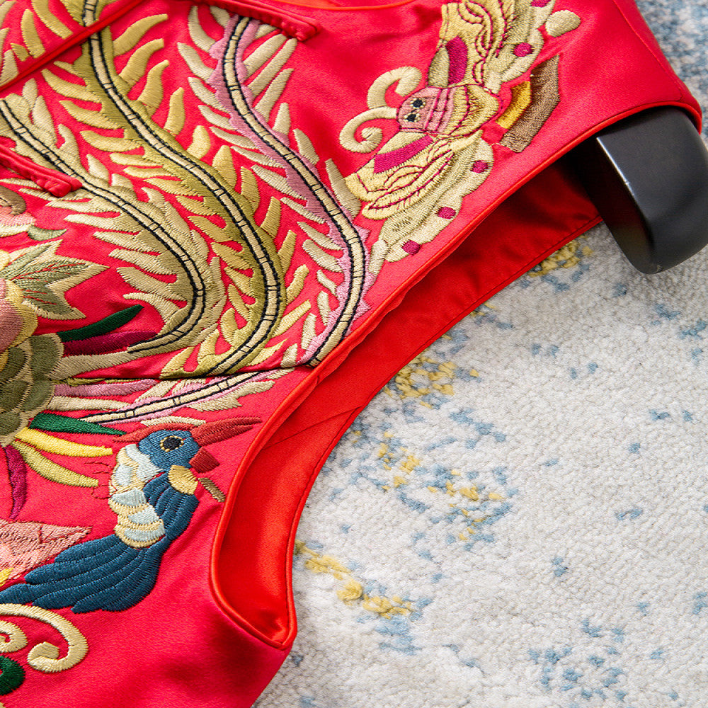 High grade red new Chinese style embroidered acetate vest for women to wear as a loose and lazy Spring Festival greeting dress for mothers image 4