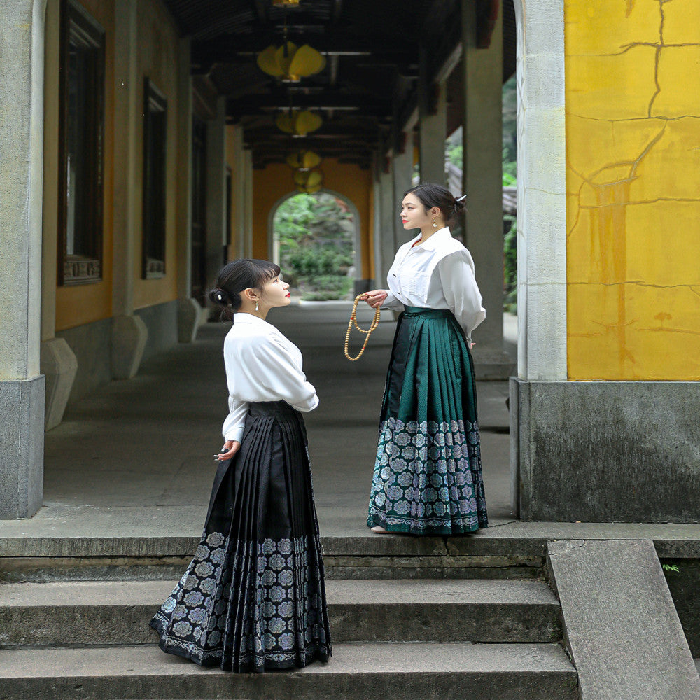 Flower Blooming in the Mirror Baoxiang Pattern Hundred Fold Full piece Horse Face Skirt 2023 Summer Big Skirt Black Green Chinese Retro Style image 0