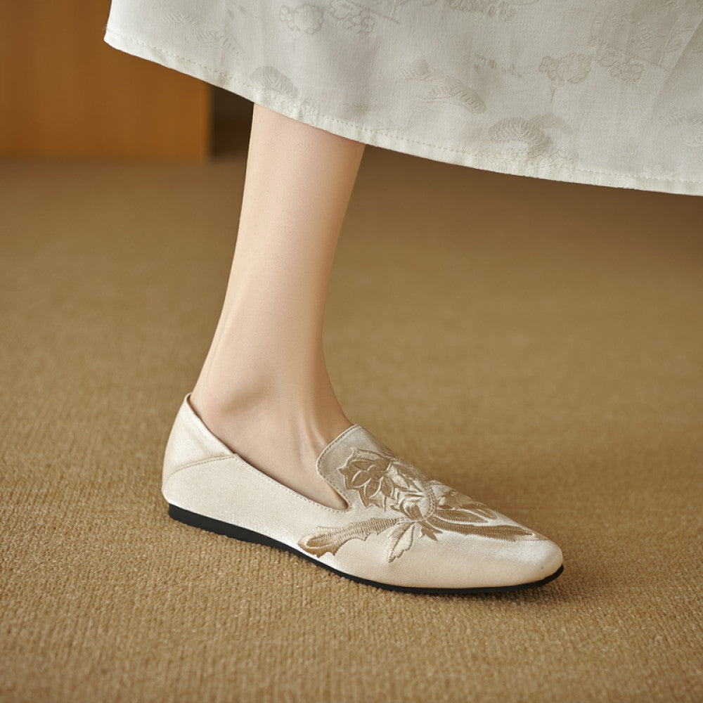 New Chinese embroidery shallow mouth flat sole single shoe for women with soft sole comfortable Chinese style paired with qipao design niche temperament socialite image 68
