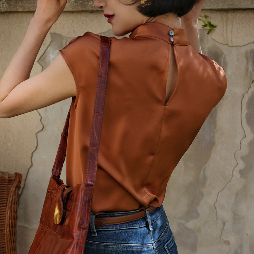 Ching s French retro elegant satin top with a half high collar to cover the flesh OL commuter outfit that looks white and versatile in summer image 21