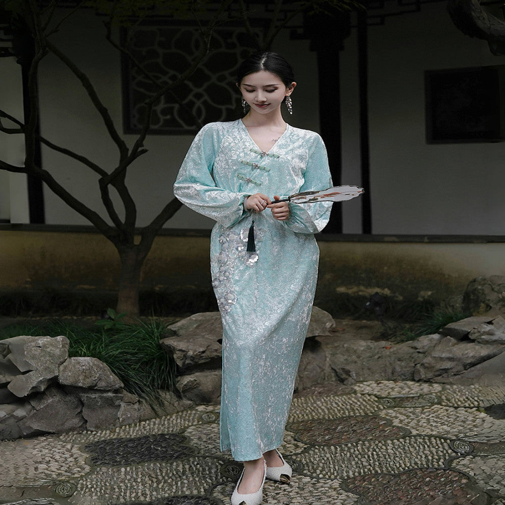 Chengyu Gaoding Shuyu New Chinese Heavy Industry Thorn Jade Green Heavy Industry Gold Velvet Pressed Flower Plate Button Dress image 1