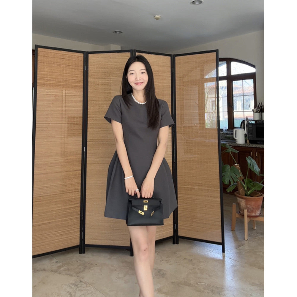 Guo Jiunian s temperament is that of a socialite with sleeveless waist and slimming vest She is wearing a princess dress and a summer new suit dress image 95