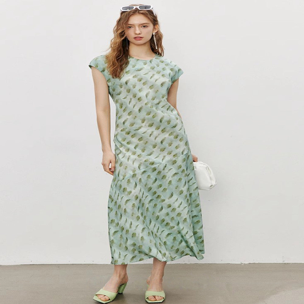 Different from the market version 1OO silk double crepe dress with small cap sleeves asymmetrical bias cut and waisted mulberry silk printed dress image 3