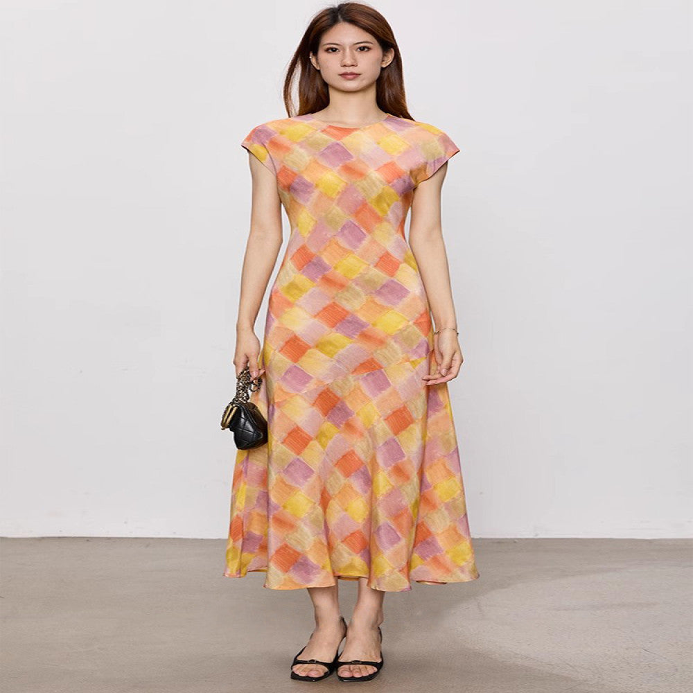 Different from the market version 1OO silk double crepe dress with small cap sleeves asymmetrical bias cut and waisted mulberry silk printed dress image 5