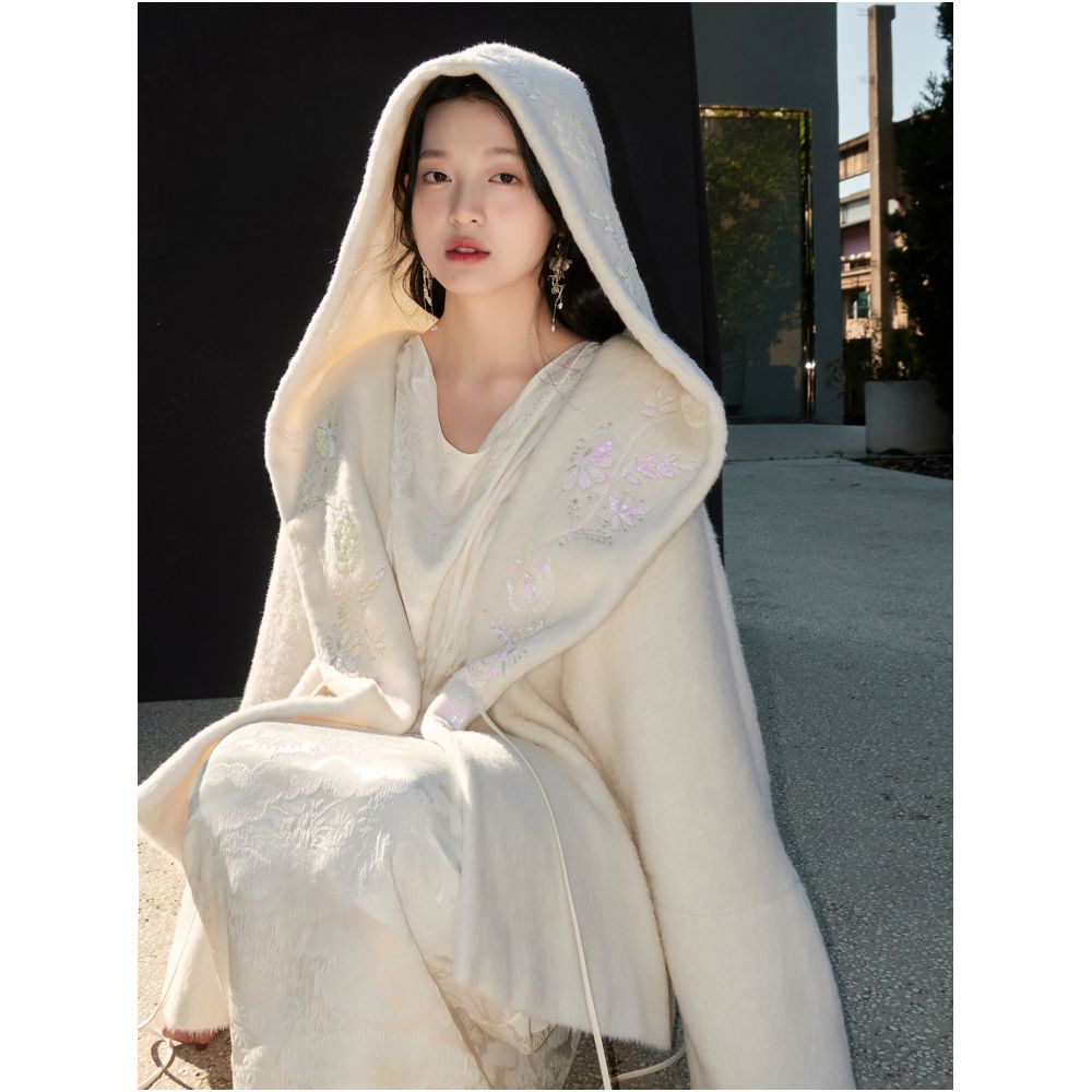 Alpaca wool heavy industry iridescent bead embroidery milk white short cloak jacket image 8