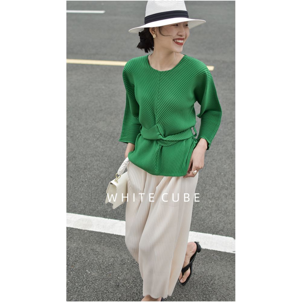 Whitecube2024 Spring Miyake style pleated round neck tied waist shirt loose hanging shirt top for women image 9