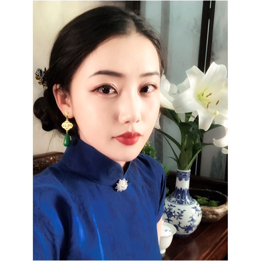 Indigo Room A City of Winds Silk Retro Xiangyunsha Republic of China Style Short Sleeve Waist Cheongsam Daily Fashion Women image 5