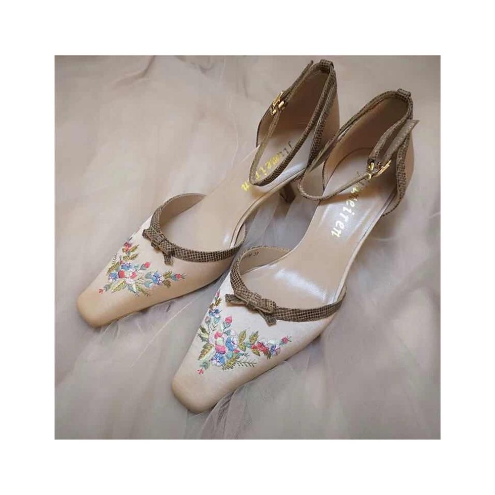 Queen Vintage Embroidered Chinese Style Series Lotus Purple Silk Embroidered Retro Square Head Low Heel Cheongsam Sandals image 6
