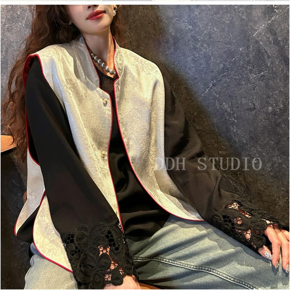 Retro red double sided Chinese standing collar vest retro jacquard New Year greeting Chinese style vest top early spring style image 2