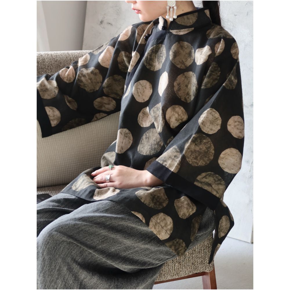 TAORAN Women s Traditional Chinese Style Modified Cheongsam Top Young Women s Black Polka Dot Shirt Linen Zen Inspired Tea Robe image 5