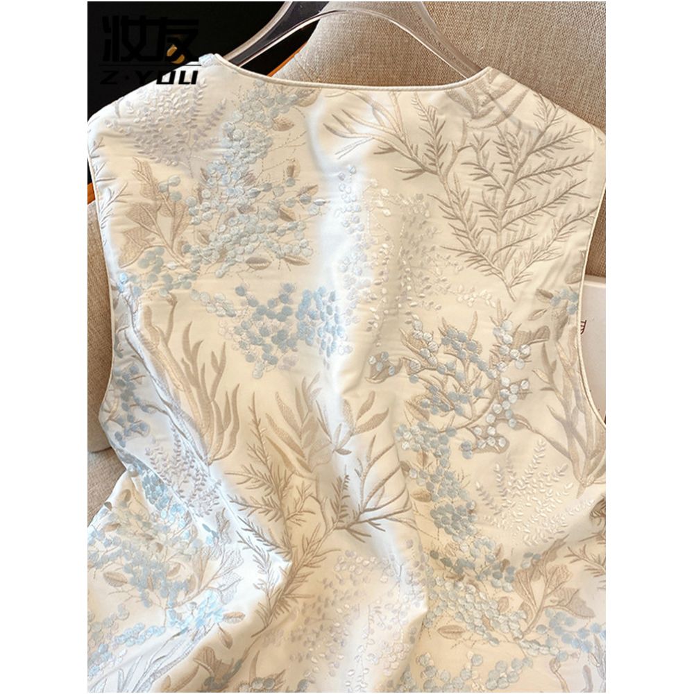 Unique and super beautiful new Chinese style embroidered vest for women young Tang style vest 2025 new style image 4
