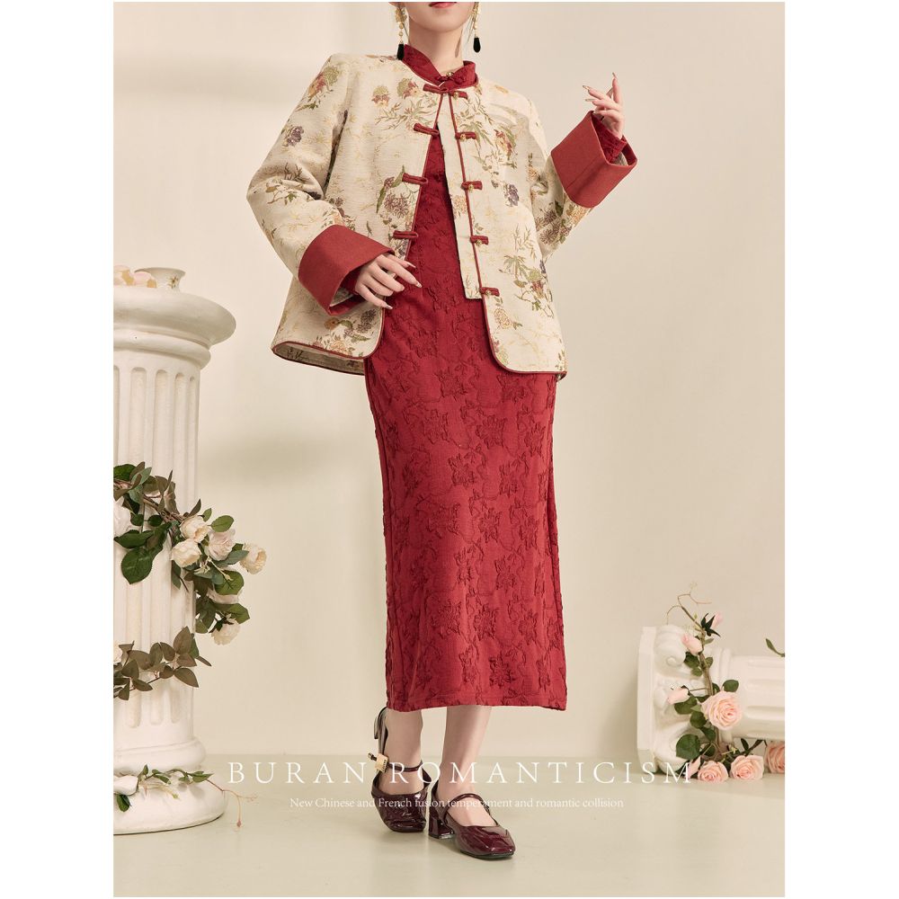 Set of autumn and winter red retro Chinese style new Chinese women s clothing buckle jacket jacquard qipao dress New Year s battle robe image 5