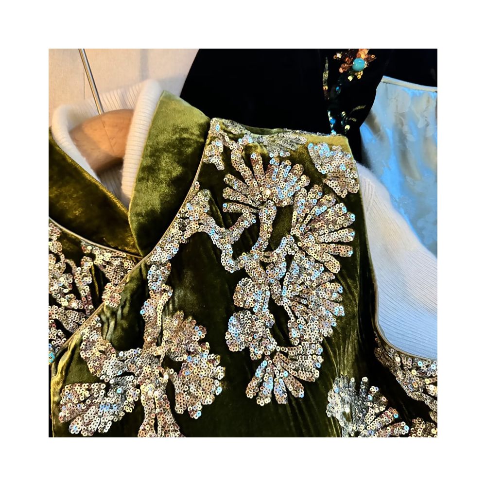 High end fashion heavy industry sequin embroidery new Chinese style vest women s 2025 spring edition unique velvet retro jacket image 3
