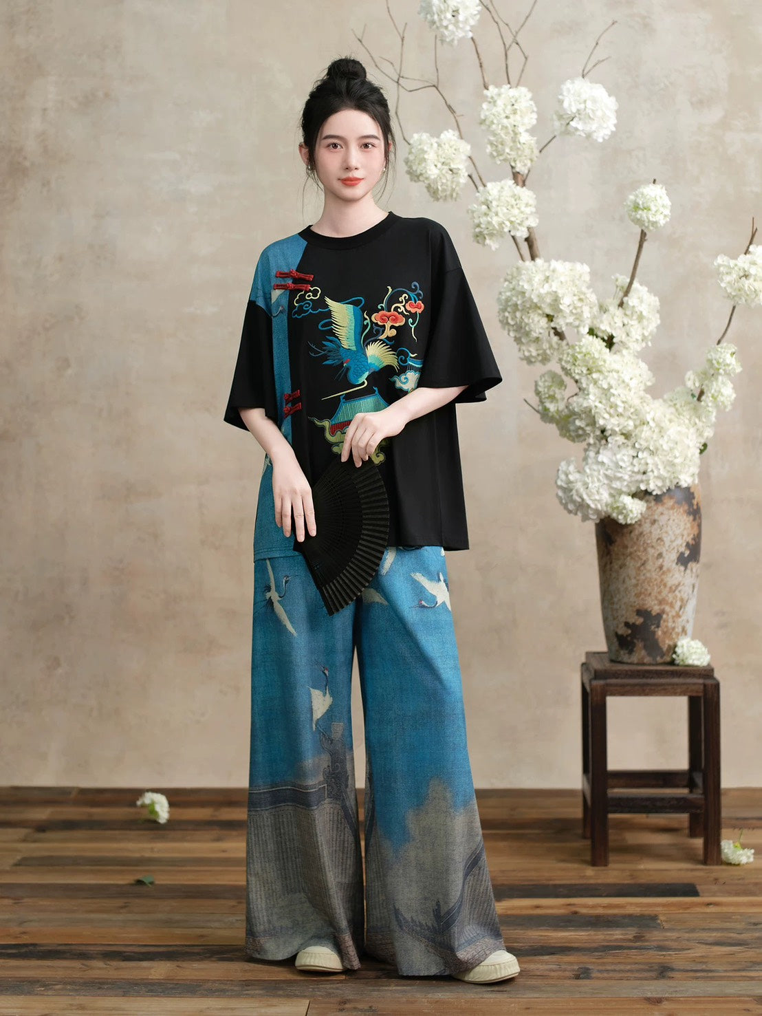 ASAYA4908 – Crane Harmony Oversized Tee 🖤💚✨