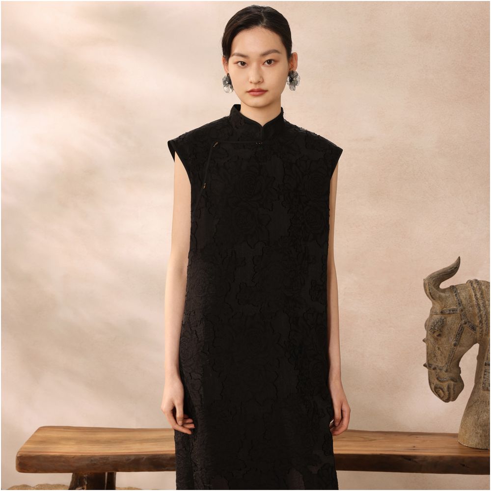 Ruyi Lianyun Junyao Stand up Collar Embroidered Dress with Cutout Floral Print New Chinese Style Jade Bead Sleeveless Long Dress image 2