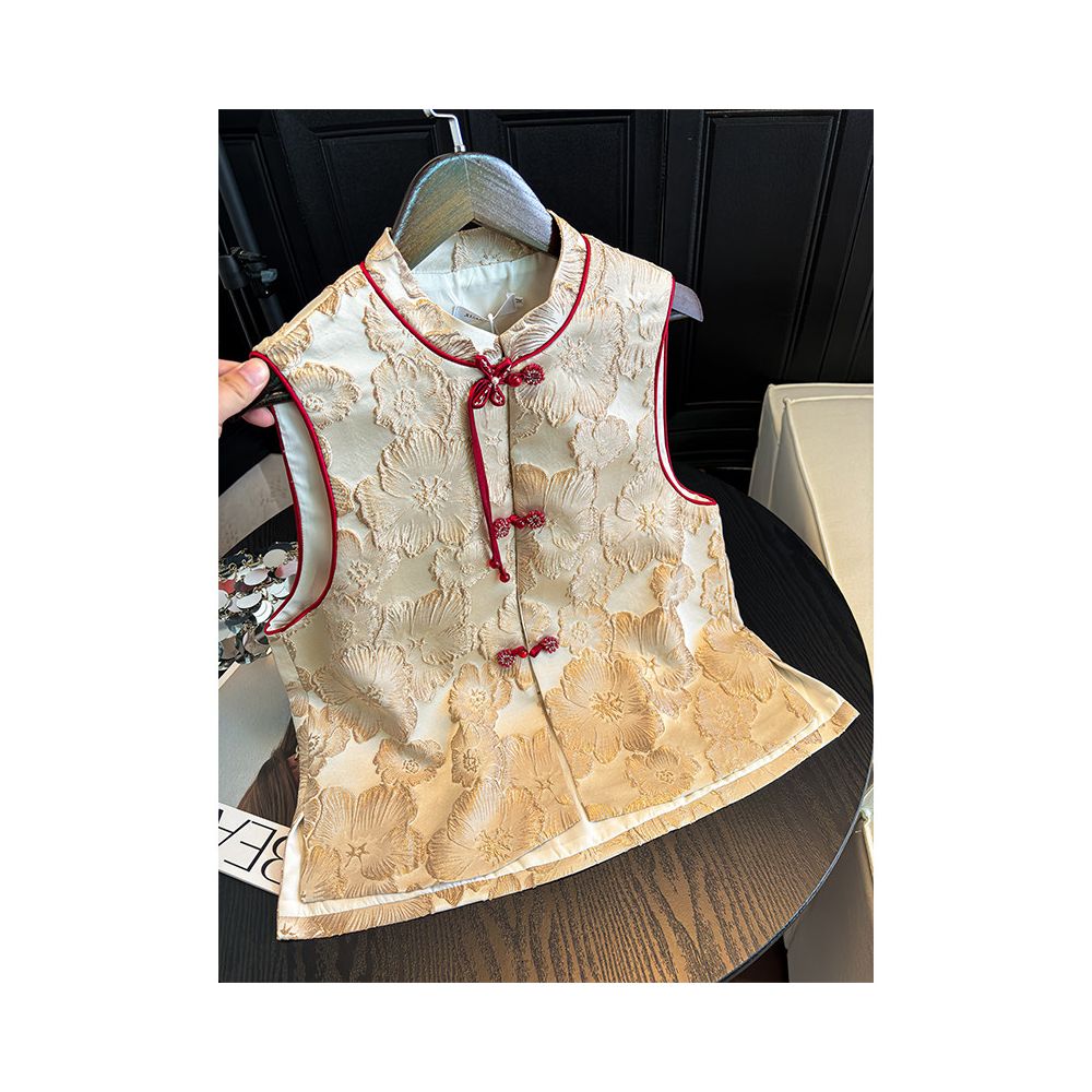 New Chinese style high end Chinese style heavy industry relief red vest for women 2025 new style New Year s wear and clothing image 1