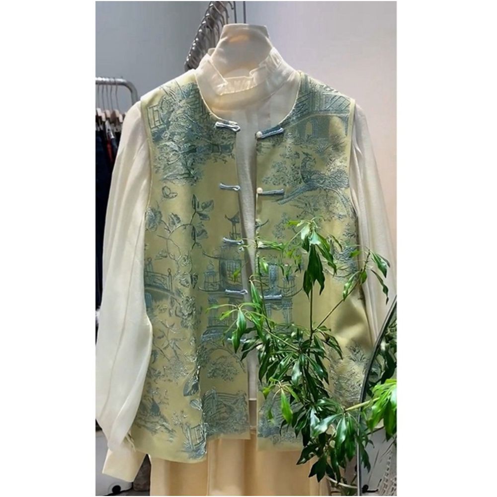 Counter withdrawal 2025 early autumn new style new Chinese style retro temperament unique green vest sleeveless jacket for women image 0