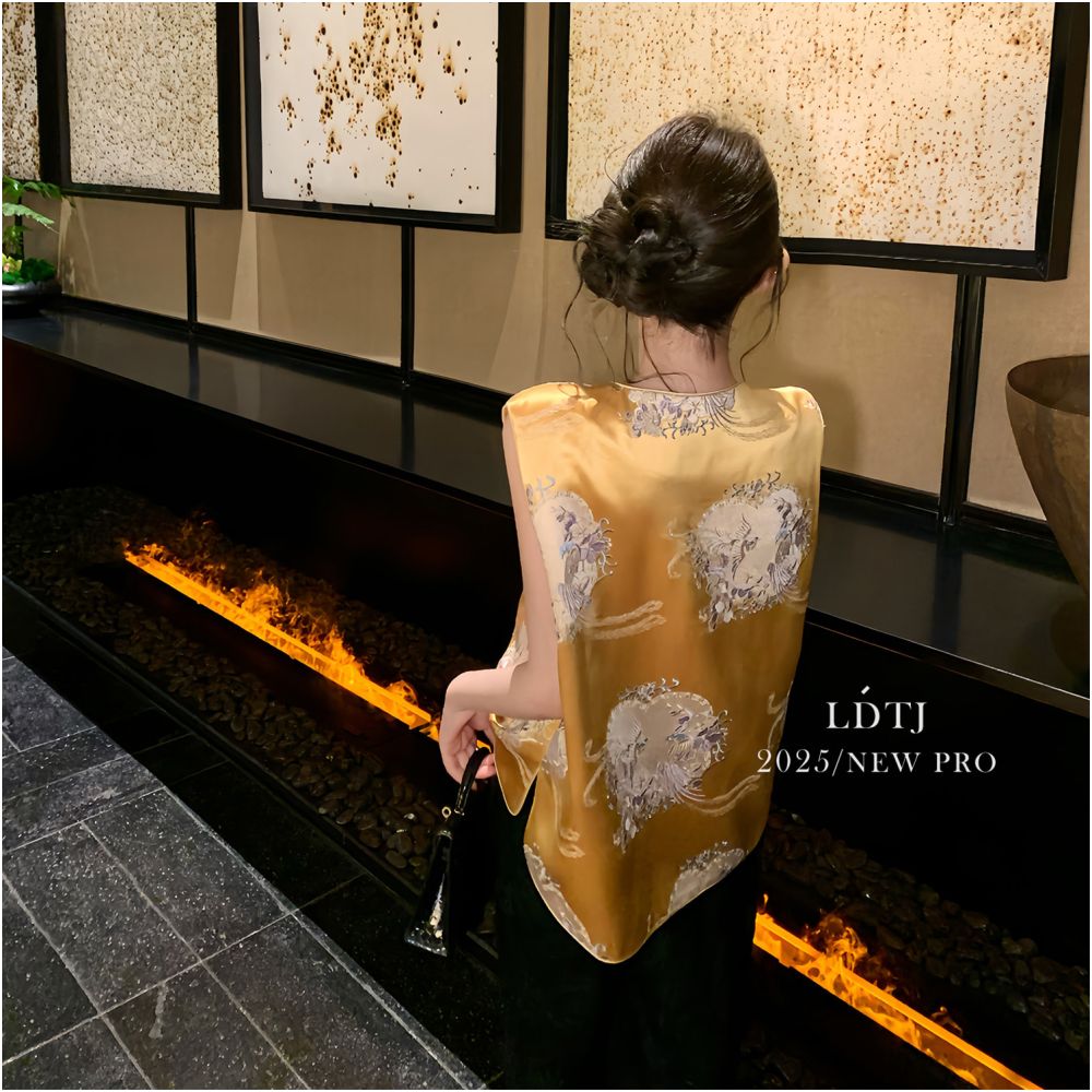 LDTJ High Deposit Lingqi Yunqiu Chinese Heavy Industry National Style Acetic Acid Embroidered Luxury Pan Button Vest Top for Women image 1