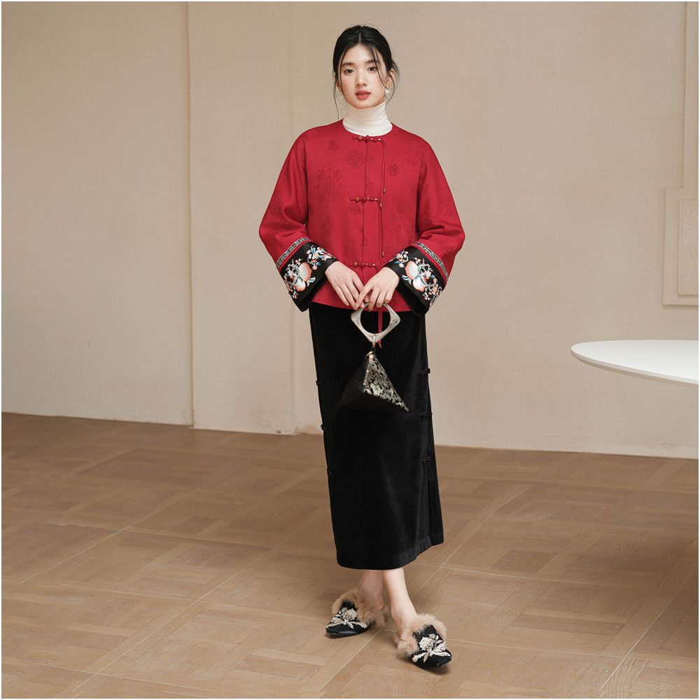 Chinese style red jacket for women in the autumn and winter of 2025 new Chinese retro jacquard style loose top image 4
