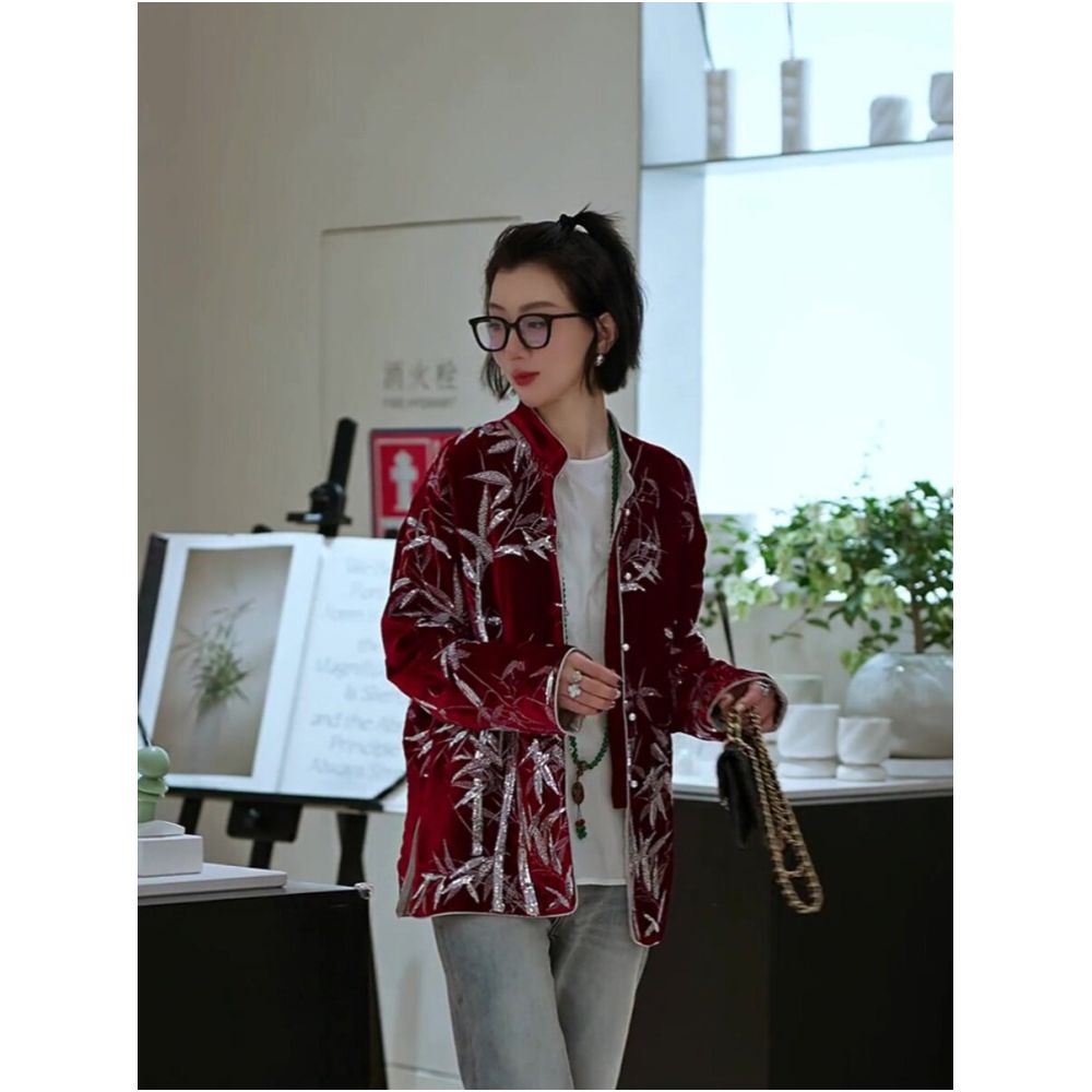 This year s popular trend is a beautiful western style style with a unique and super beautiful temperament It features a new Chinese style Chinese style wine red velvet jacket for women image 2