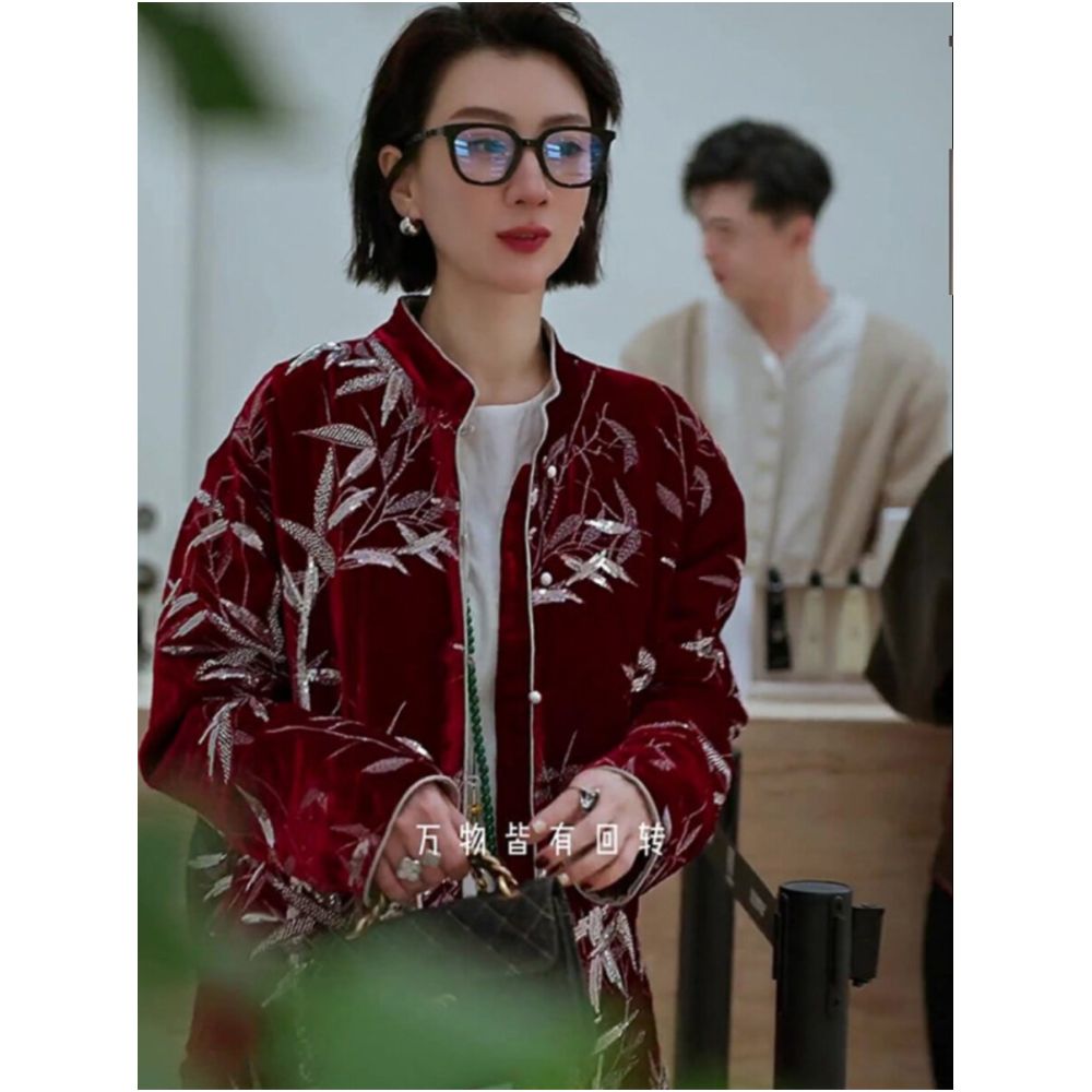 This year s popular trend is a beautiful western style style with a unique and super beautiful temperament It features a new Chinese style Chinese style wine red velvet jacket for women image 0