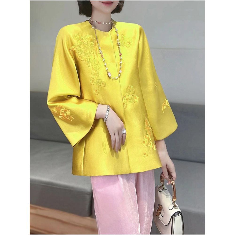 Top tier brand discounts high end new models with flared sleeves silk wool outerwear high end embroidered round neck outerwear for women image 2