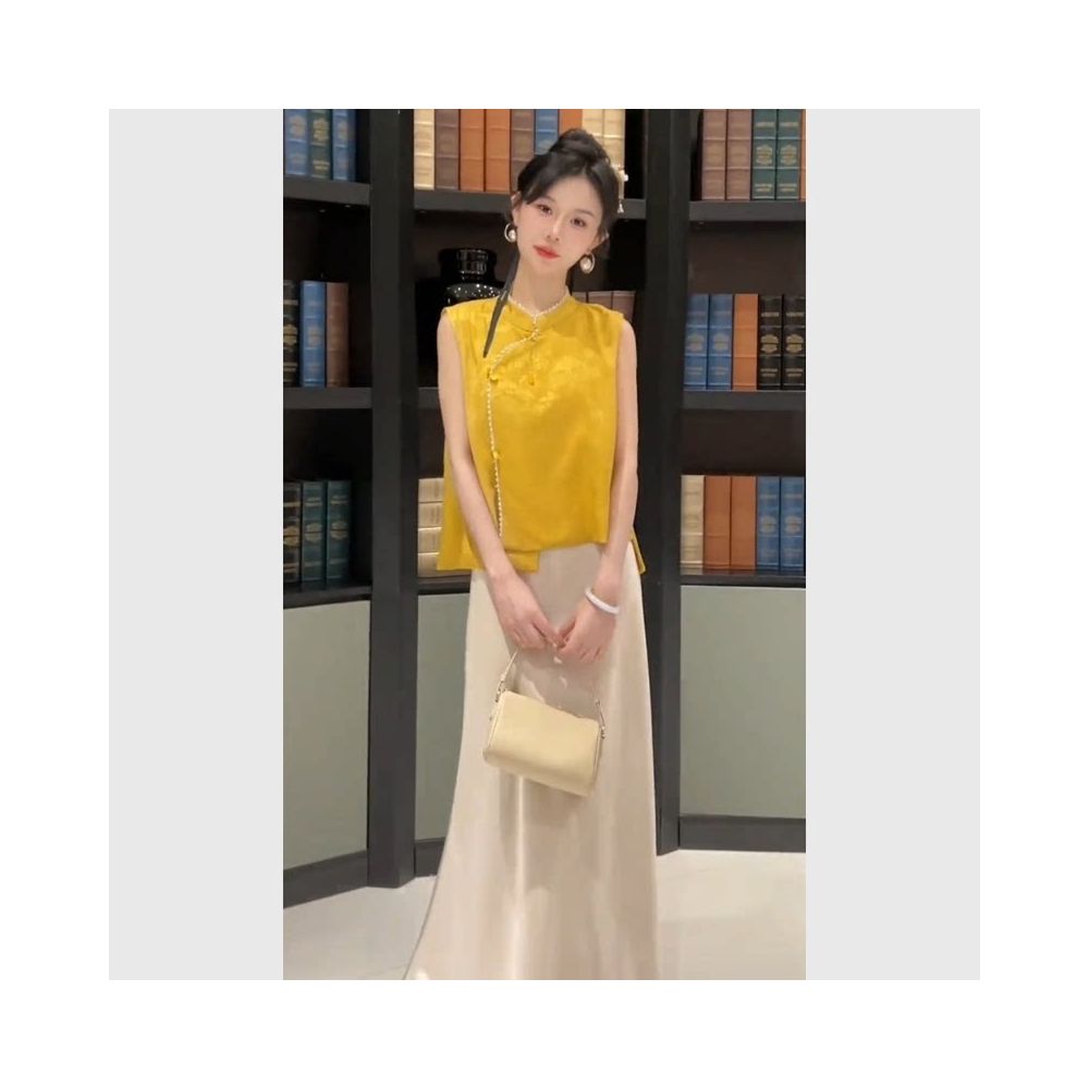 New Chinese style women s yellow sleeveless shirt for summer 2025 a unique and beautiful two piece set of summer dresses image 0