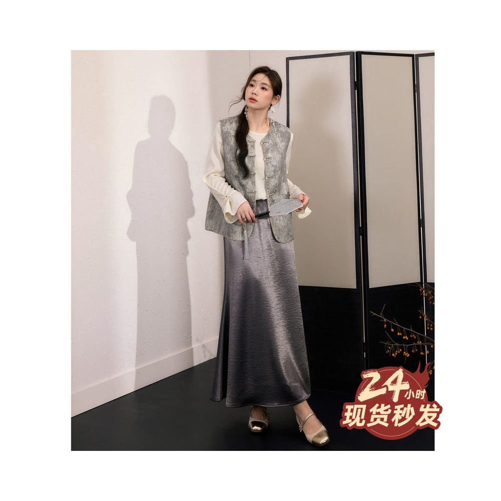 Blue language plus size women s clothing new Chinese jacquard vest high waist flowing light half skirt autumn long sleeved top three piece set image 2