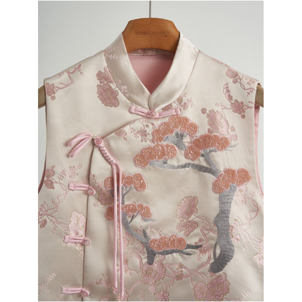 New Chinese Style Song Dynasty Brocade Embroidery Patchwork Frayed Edge Vest and Skirt Set 2025 Winter New Elegant Women s Clothing image 3