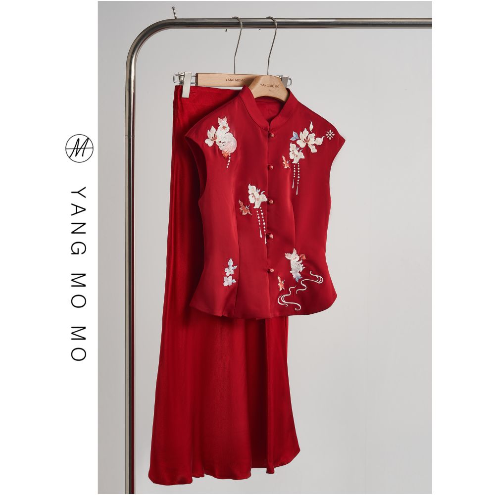New Chinese style high end red festive improved cheongsam embroidery waist cinching vest half skirt set for women 2026 new style image 0
