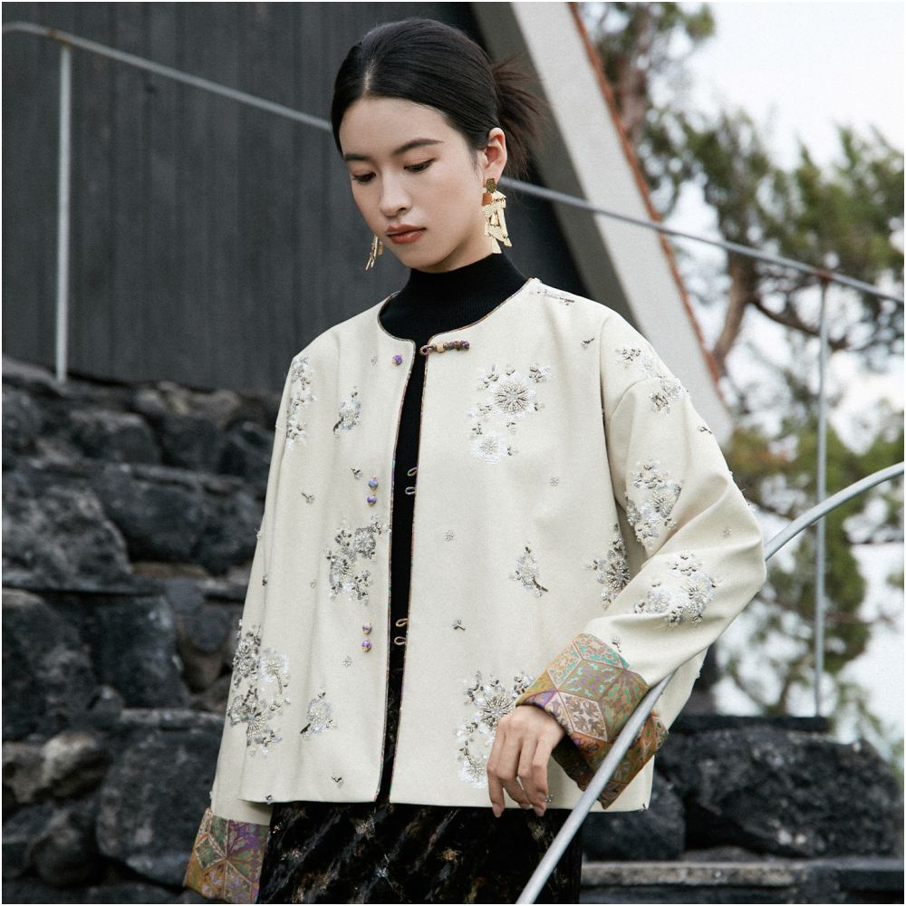Know anytime anywhere 丨 Tibetan brocade fabric 丨 New Chinese handmade nail bead embroidered leather jacket for women image 2