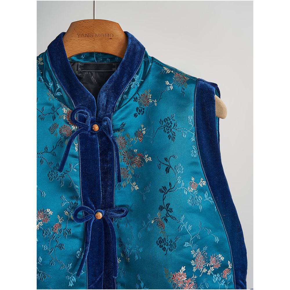 Autumn outfit with a set of new Chinese style velvet vest half skirt set 2025 autumn retro women s clothing image 5
