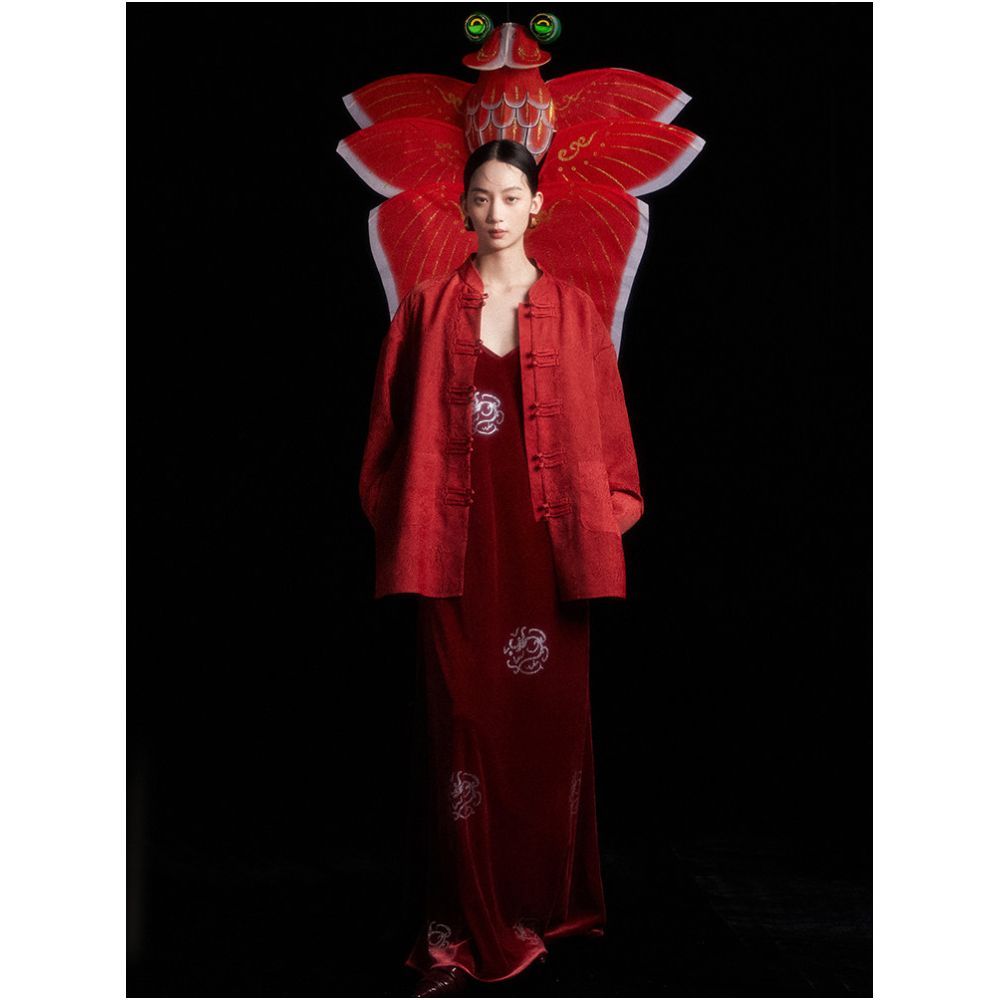 Read the 12th Hualong the Year of the Loong New Chinese Retro Style Red Dragon Pattern Hot Drill Velvet Sling Skirt image 3