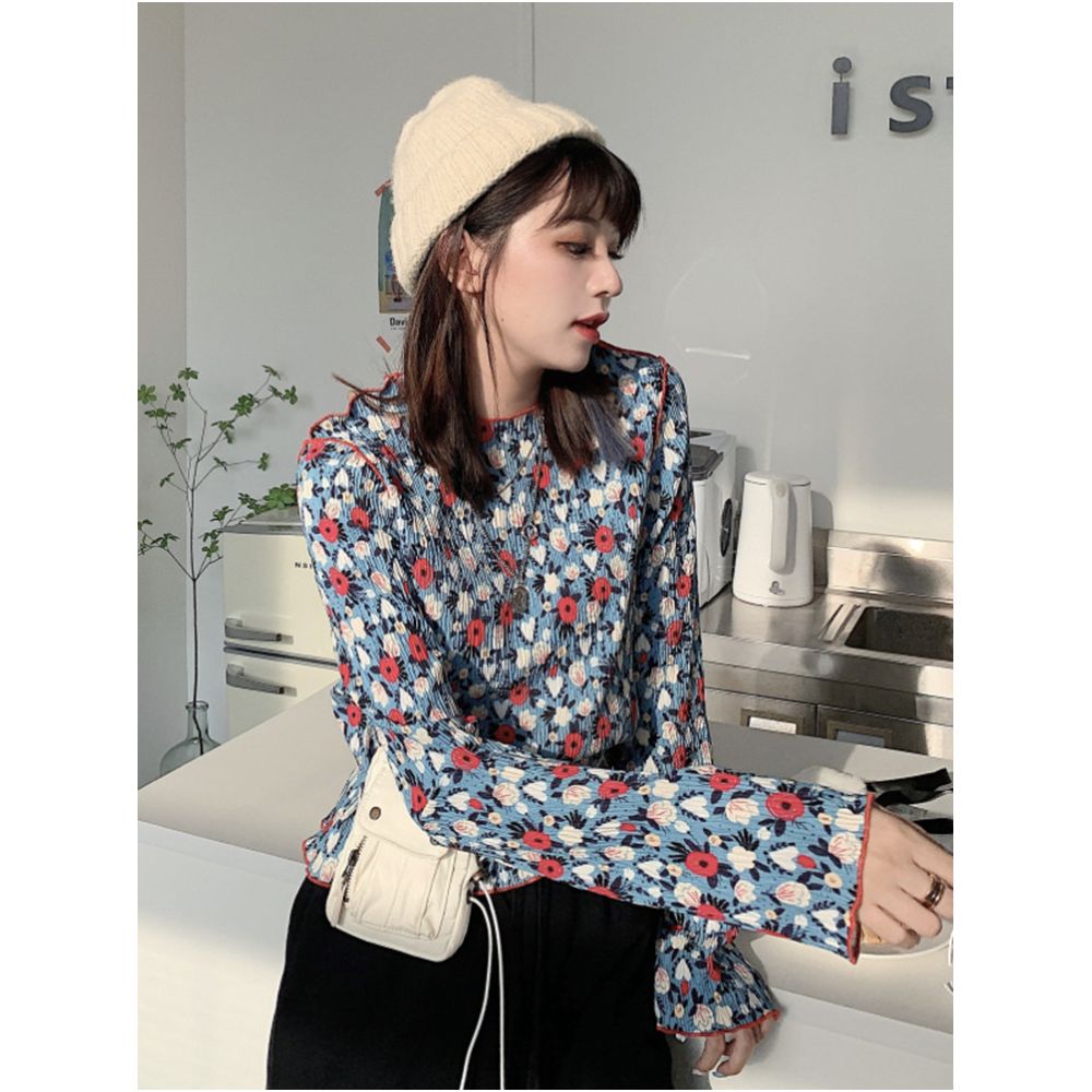 2025 autumn and winter new Korean fashion retro floral fungus edge base shirt for women Korean slim fit long sleeved top image 3