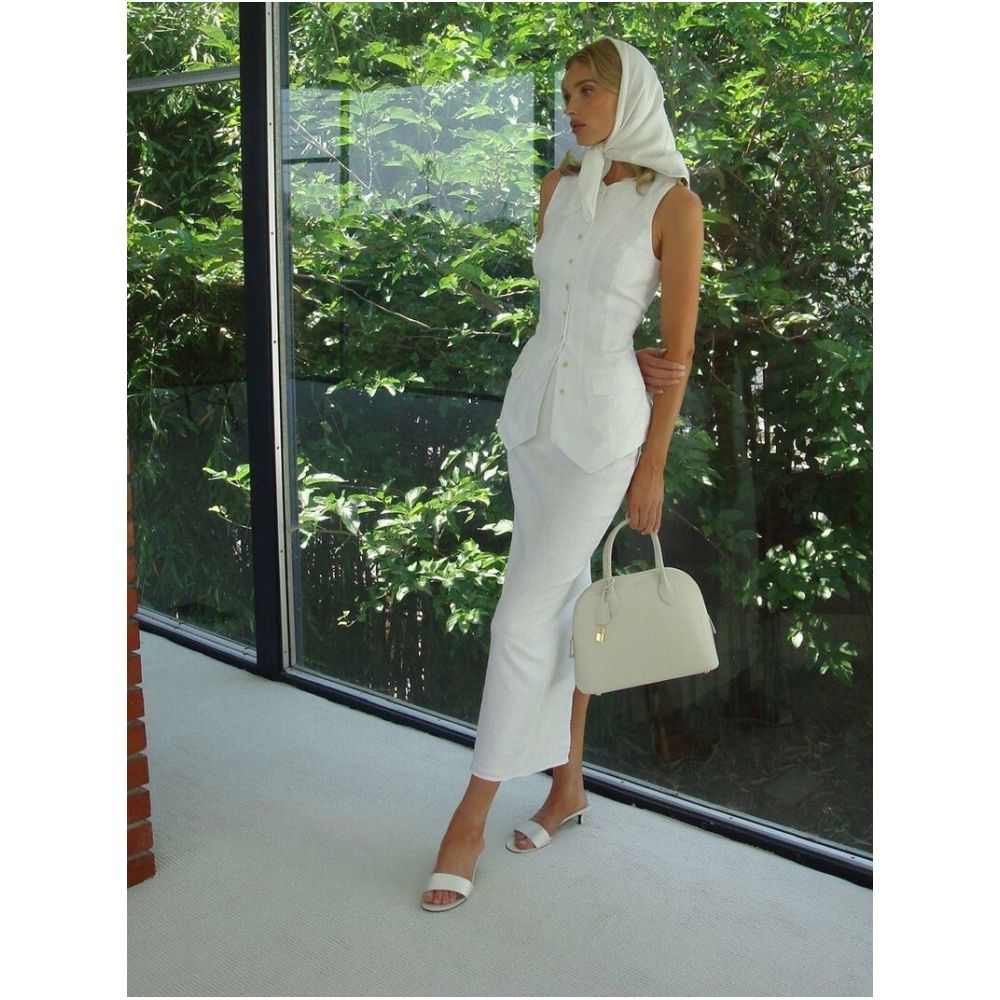 Elsa s same style linen round neck sleeveless fitted waist vest top and high waist skirt set in Instagram style image 3