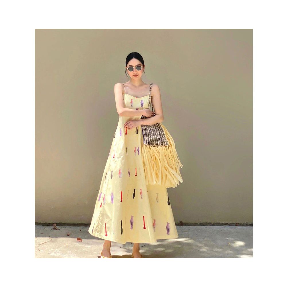 2024 Summer New Retro French Printed Dress with High Grade Western Style and Bareback Strap Design image 0