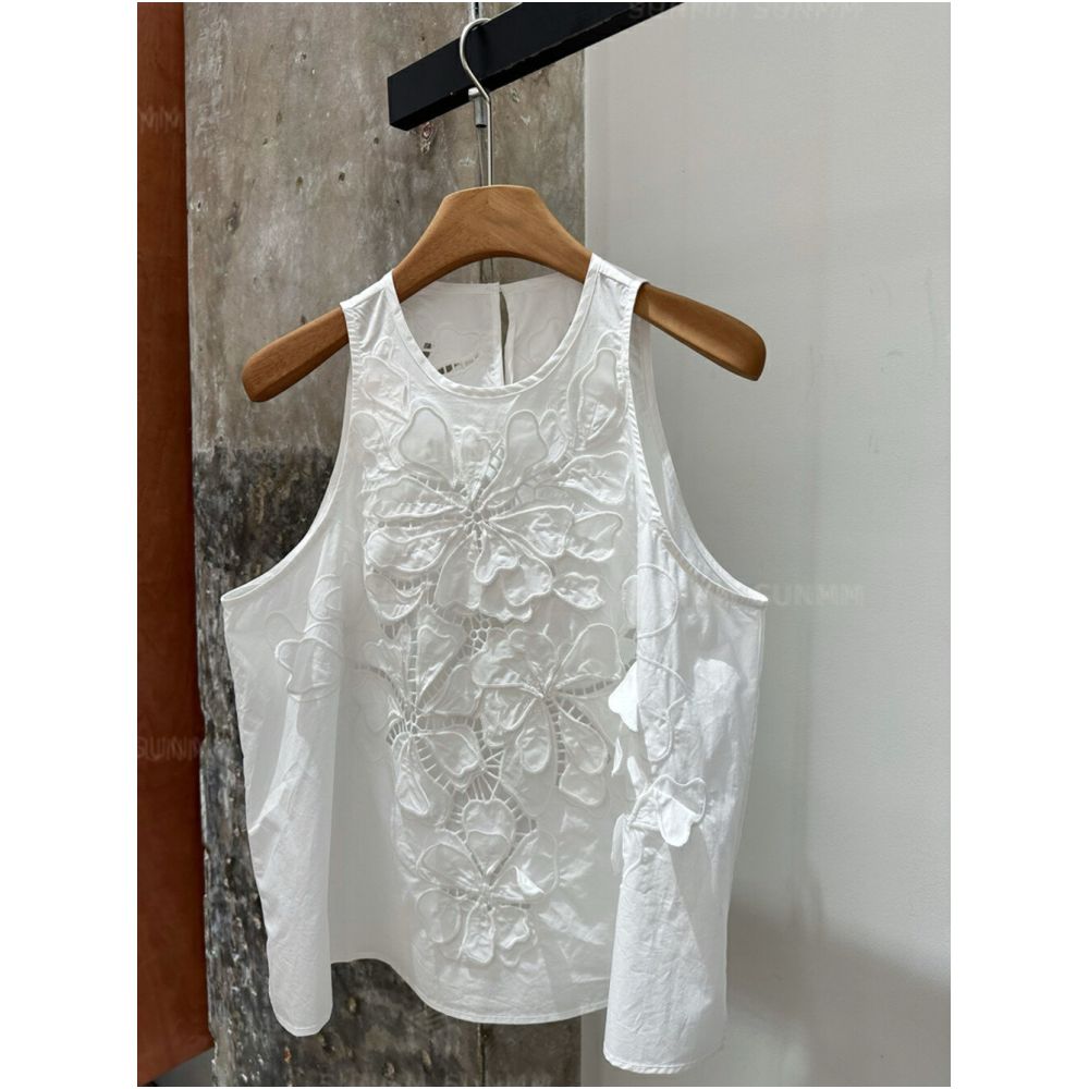 High end niche high end designer French hollow out temperament heavy industry three dimensional flower embroidery vest top from the buying shop image 4