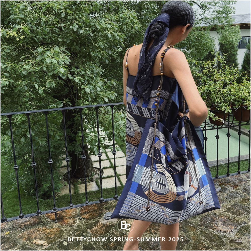 Bettychow Betty s private dress silk scarf retro camisole vest single shoulder shopping bag blue green beige image 4