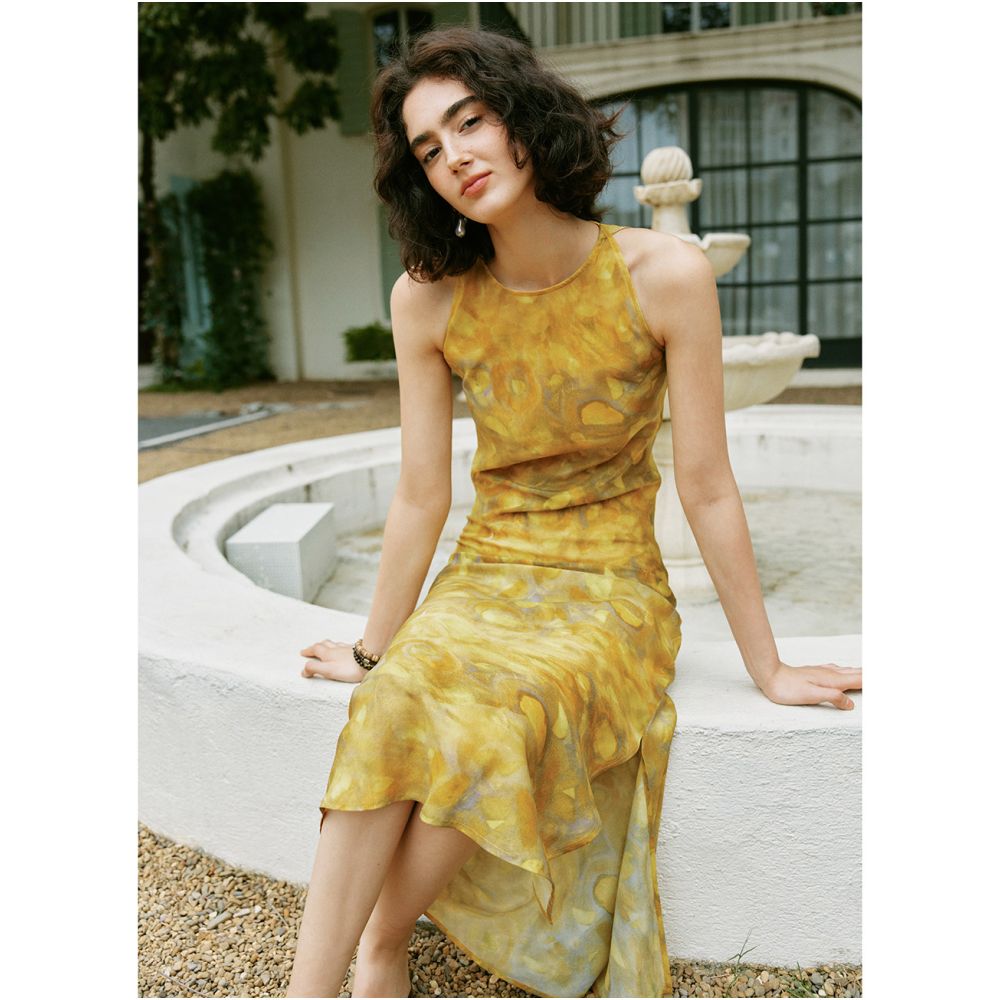 Fangzhou 100 mulberry silk French temperament high end feeling waist cinching slimming and slimming hanging neck printed dress image 1