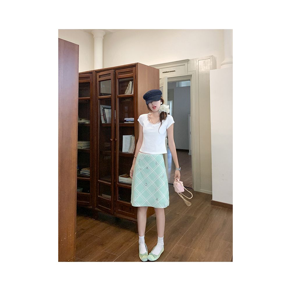 Zeng Xiaoxian s green diamond grid high waisted A line half skirt for women s summer 2025 new item hip hugging half skirt small skirt image 4