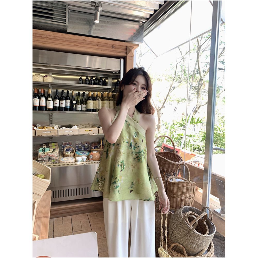 Syeee Nanting Qiancao Heavy Embroidery Sequined Green Halter Neck New Chinese Style Top for Women Summer Elegance and Versatile image 4