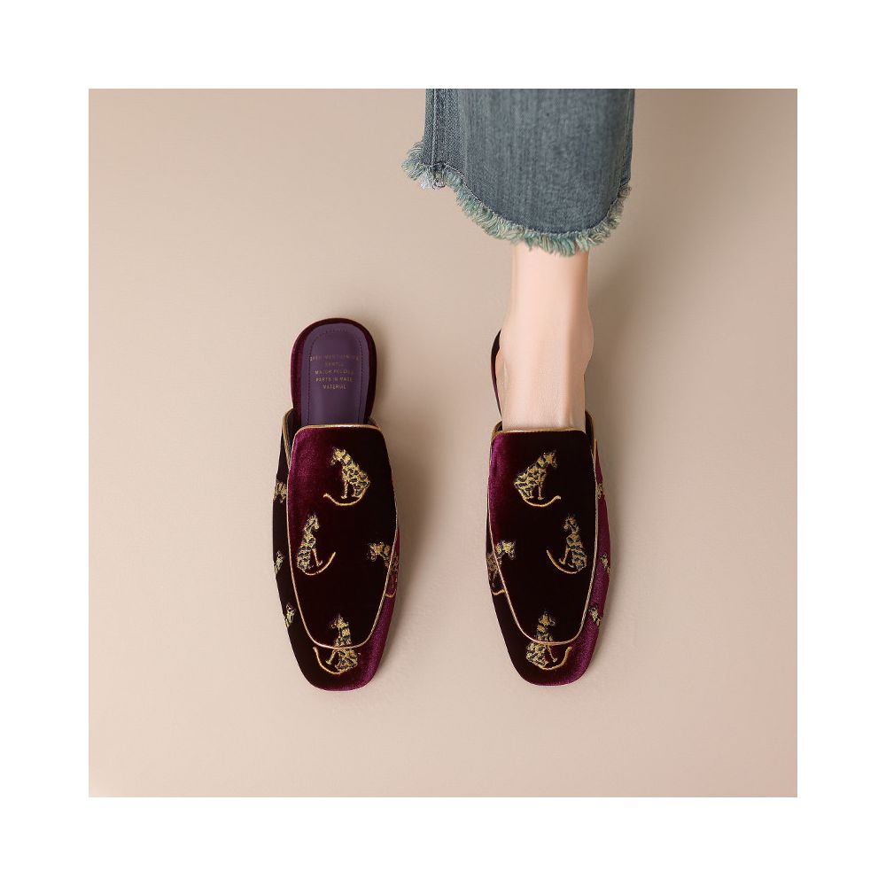 Diao er Little Cheetah Women s Summer Cloth Embroidered Flat Mules Closed Toe Half Slip Sandals image 0