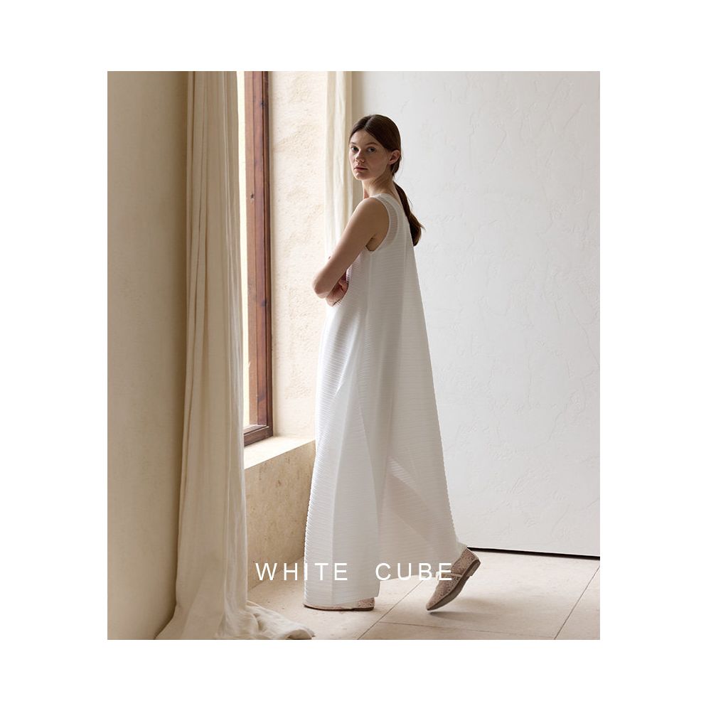 Whitecube2025 Three House Style Elegant Folded Round Neck Sleeveless jumpsuit Dress Long Skirt Women s Summer image 0
