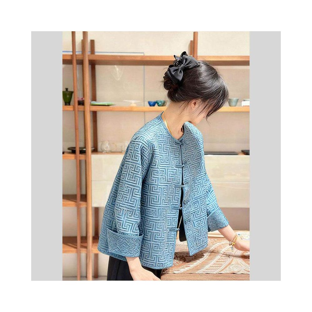 New Chinese style Chinese style super beautiful early winter jacket 2025 autumn and winter new style this year s popular explosive retro top for women image 5